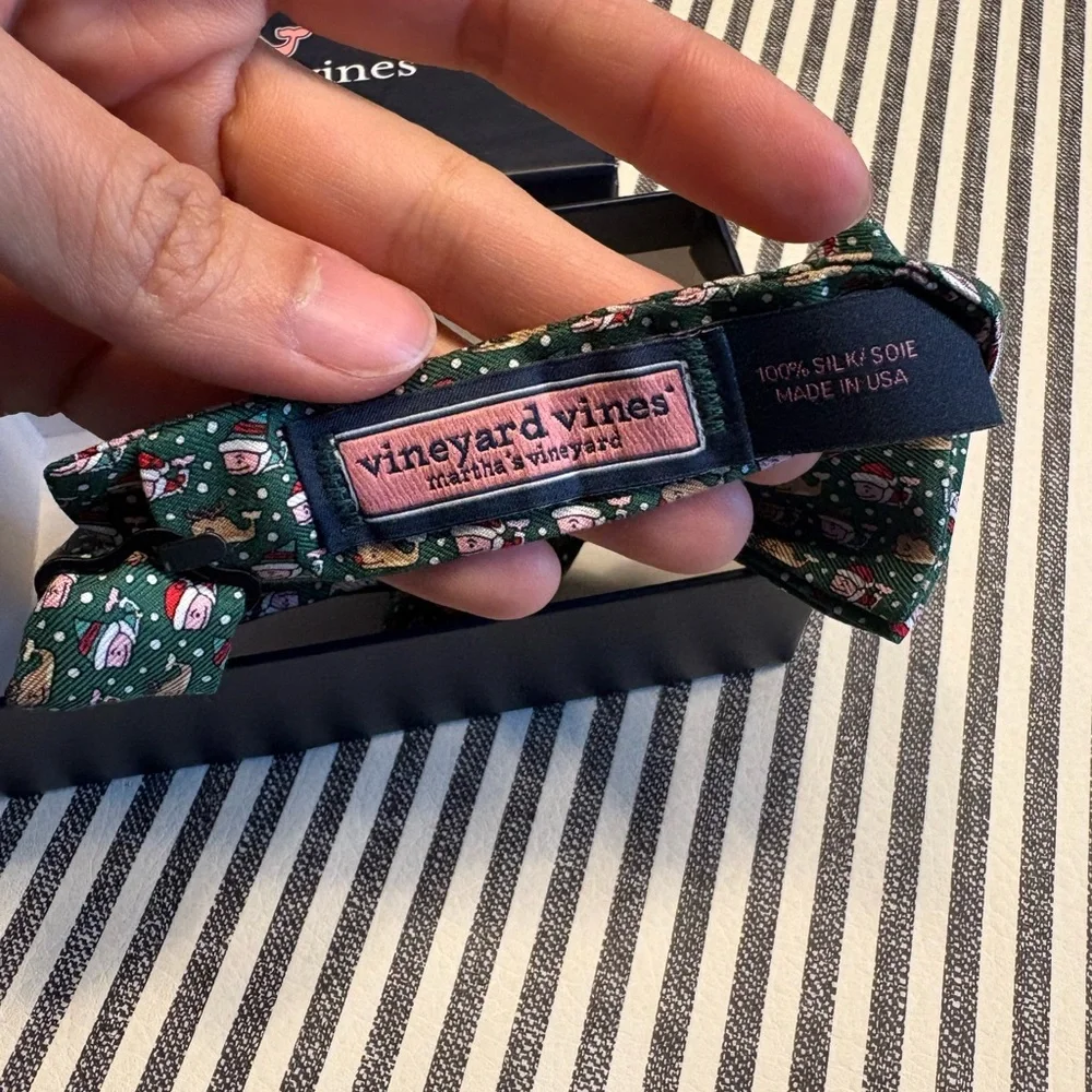 Vineyard Vines Festive Green Bow Tie